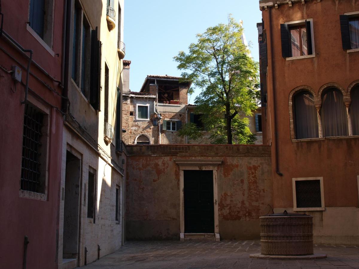Al Pozzo Dei Scoacamini, 100 M From San Marco, Ground Floor Apartment Veneţia Exterior foto